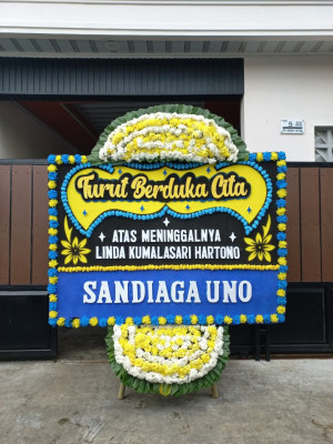 Papan Bunga Duka di Dolok Sigompulon