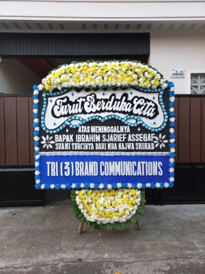 Papan Bunga Duka di Dolok Sigompulon